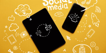 Videoproduktion für Social Media: Formate, Techniken und Optimierung für TikTok & Co. – Fokus auf Storyboarding, Schnitttechniken und Plattform-Spezifika