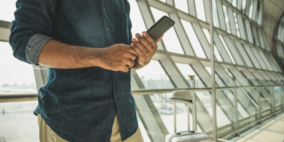 Fake-Hotspots auf Reisen: Wie Kriminelle WLAN-Namen ausnutzen und woran man gefährliche Netzwerke erkennt
