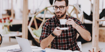 Pausenkultur in der digitalen Arbeitswelt: Warum Erholung Teil produktiver Arbeit ist