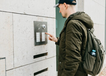 Video-Türsprechanlage & Smart Lock: Checkliste für Gemeinschaftseigentum